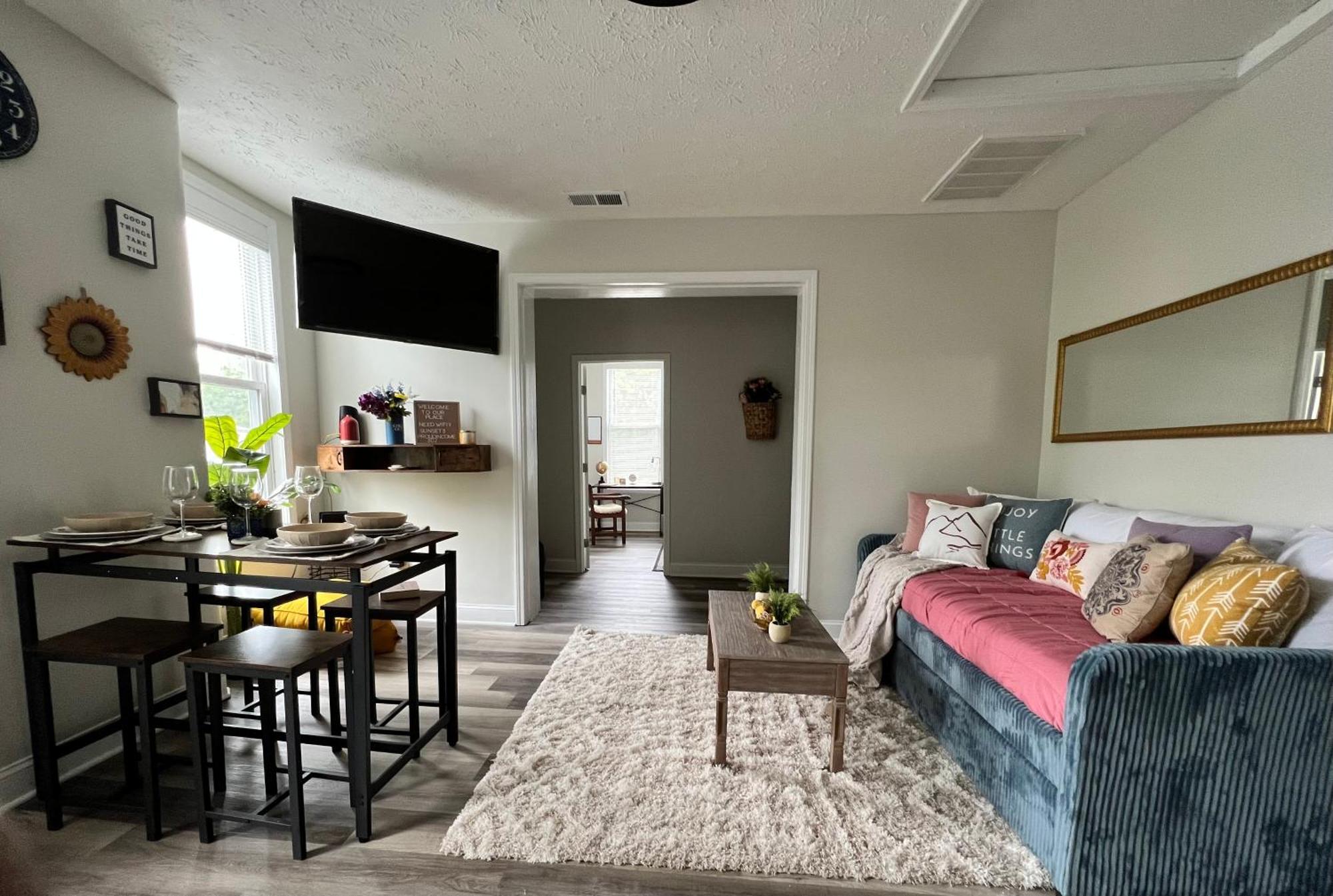 2 Lofts Downtown Louisville One Theater Room Extérieur photo